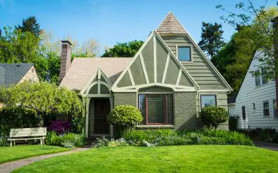 6 Pros and Cons of Buying an Older Home